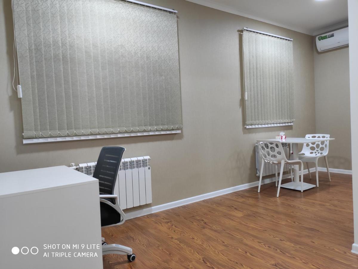 1-Bedroom Apartment In The Very City Center Taschkent Exterior foto